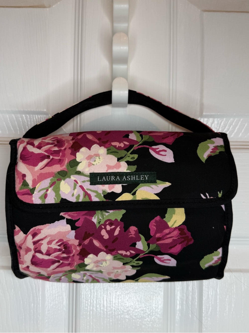 LAURA ASHLEY BLACK & PINK FLORAL COSMETIC
TRAVEL TOILETRY ORGANIZER